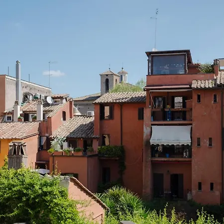Quiet In The Heart Of Trastevere *