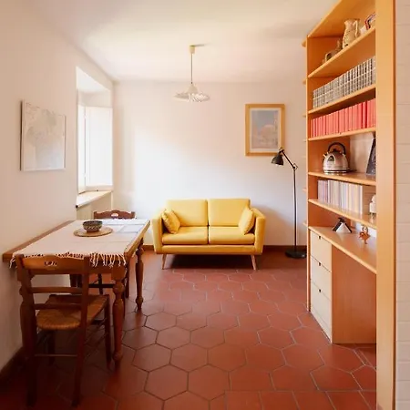 Quiet In The Heart Of Trastevere 로마