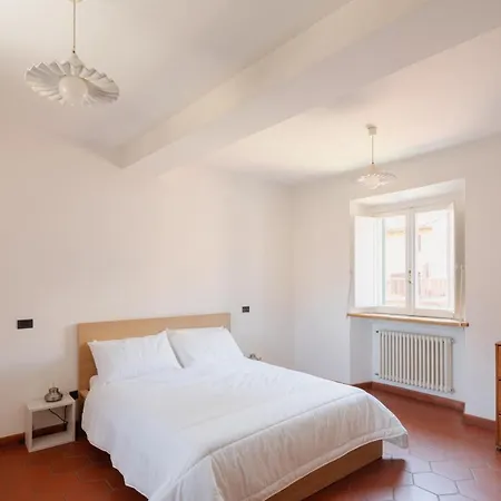 Quiet In The Heart Of Trastevere *