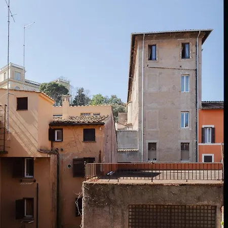 Quiet In The Heart Of Trastevere *
